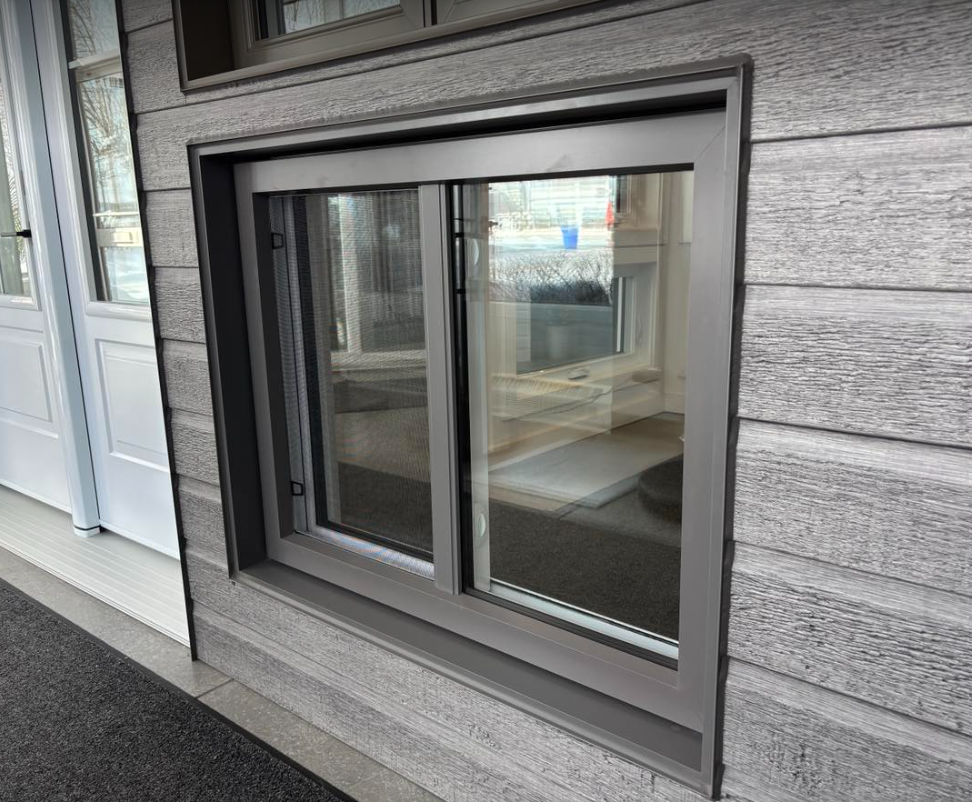 Fenêtre coulissante installée sur une résidence